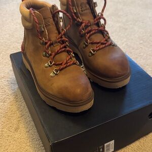 Sorel Women’s Hi-Line Hiker sz 8